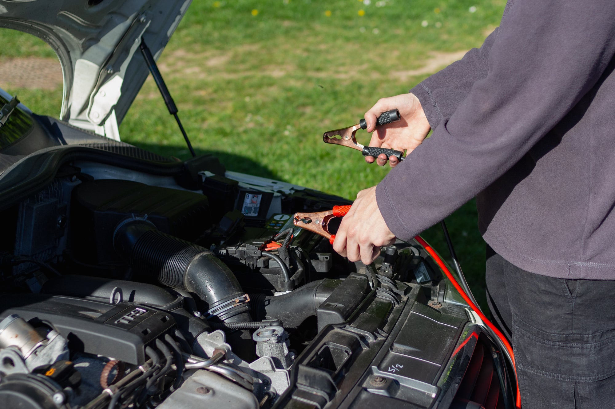 What is Battery Jumpstarting and How Does it Work?