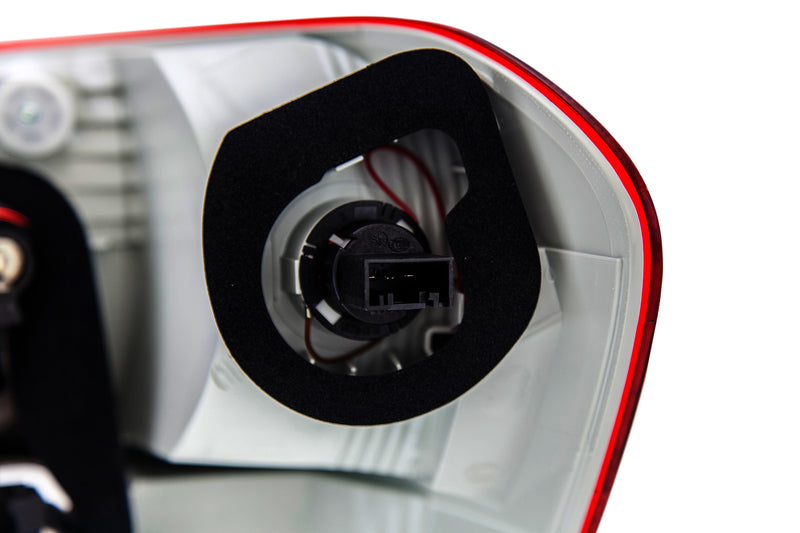 HELLA Tail Light Assembly - 009615091
