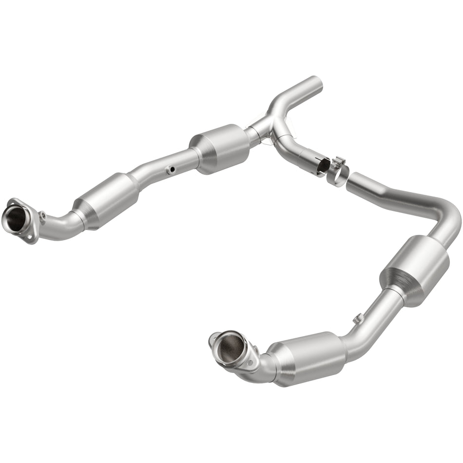 MagnaFlow Direct-Fit California Grade Catalytic Converter - 5582640
